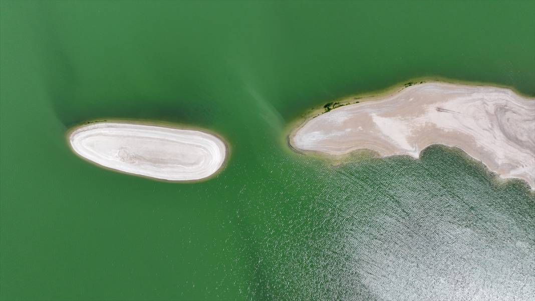 Barajdaki su çekildi, köy enkazı ortaya çıktı, balık kafesleri zeminle buluştu 10